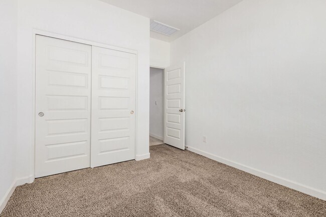 Building Photo - Beautiful Corner Lot Home with Modern Upgr...