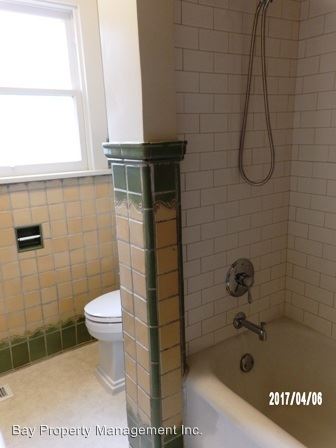 Building Photo - 138 Pine St