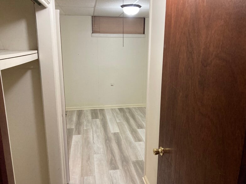 Building Photo - 407 W Stephen Foster Ave