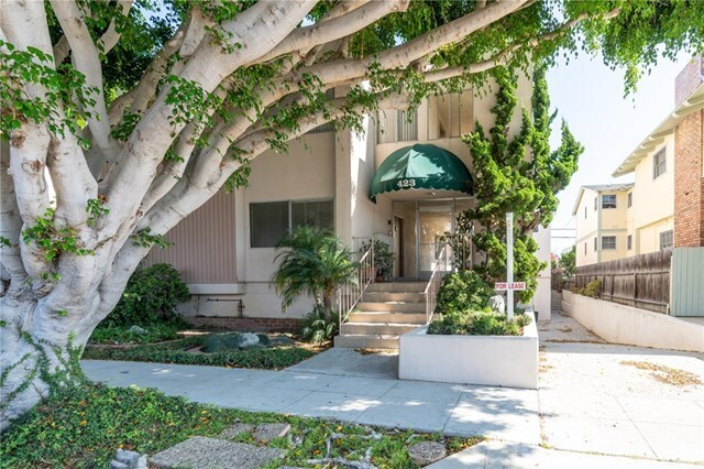 Building Photo - 423 Avenue G