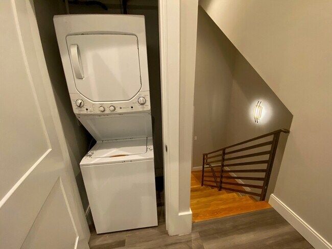 Building Photo - 189 Washington St