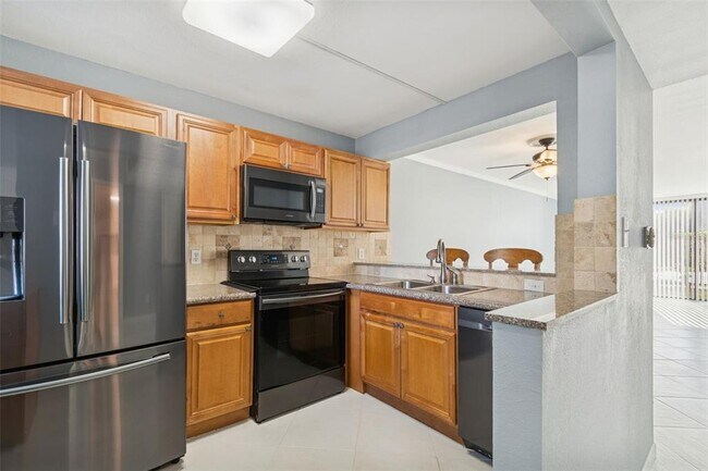 Building Photo - 2051 Skimmer Ct