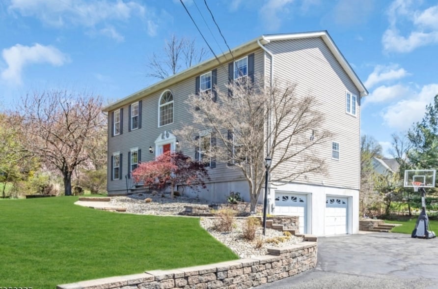 Building Photo - 108 Miller Ln