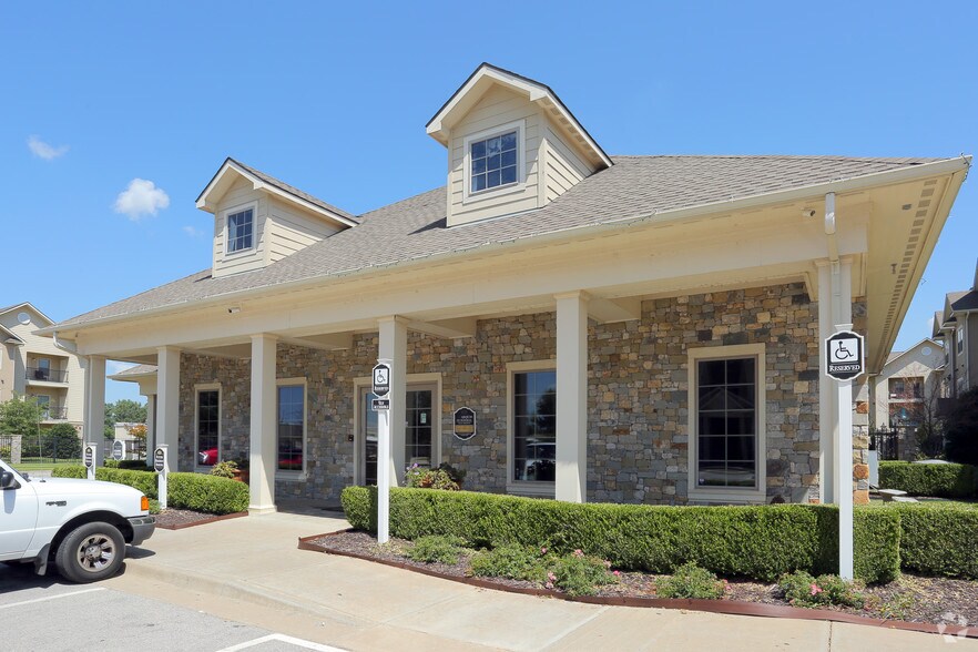 Leasing Office - Marquis on Memorial Apartments