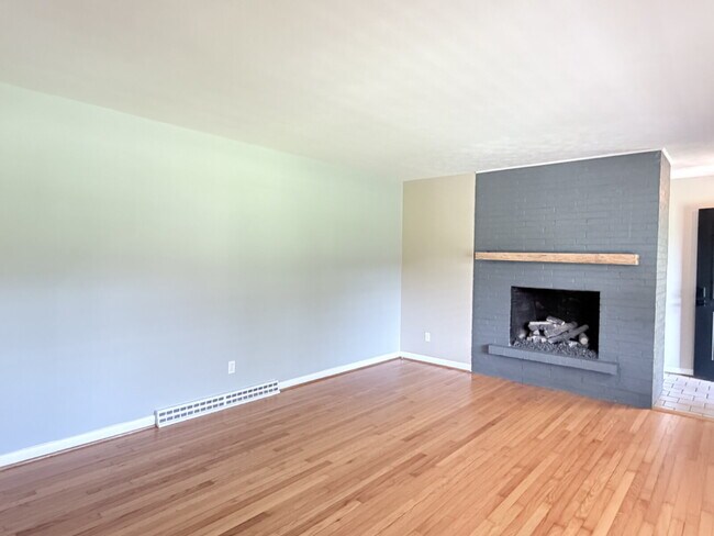 Building Photo - Updated 3BR Home in Beaver Lake | Fenced Yard, Garage, Covered Porch & Outdoor Fireplace | Pet Fr...