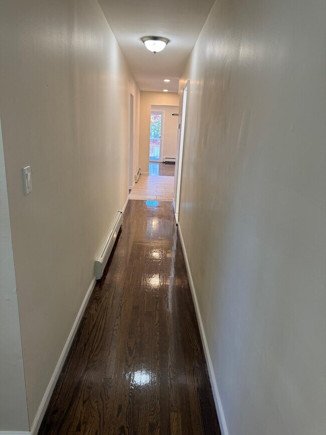 Building Photo - 89 McAdoo Ave