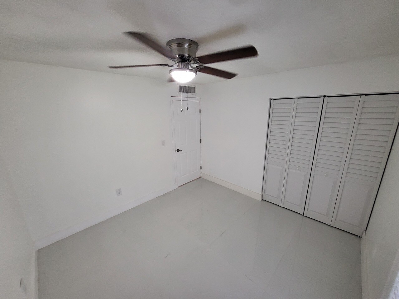 Building Photo - 17160 SW 94th Ave