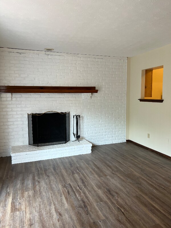 Building Photo - 2065 Sutton Ave