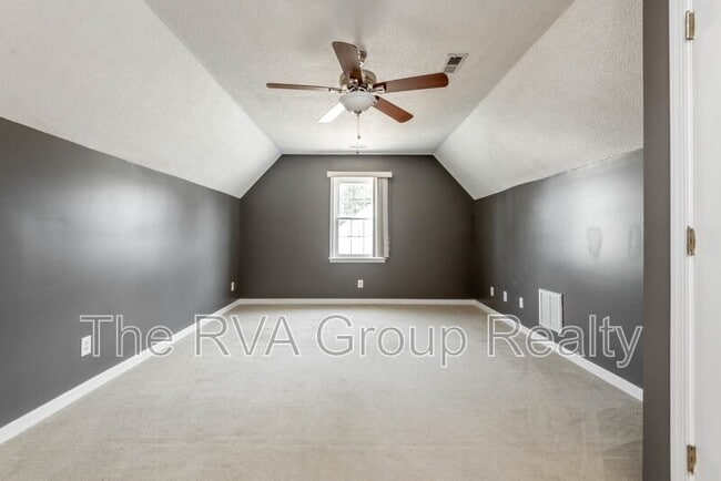 Building Photo - 10528 Runnymeade Dr