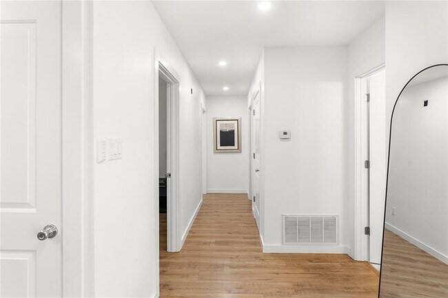 Building Photo - 1211 Sahara Ave