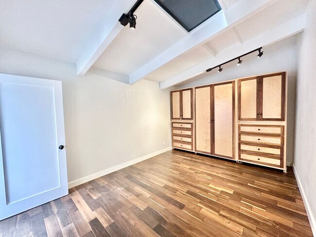 Building Photo - Beautifully Updated & Remodeled Single-Story Country Home with Detached Guest Home Unit on Gated ...