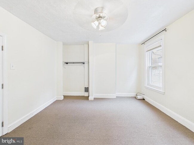 Building Photo - 1825 Carlton St