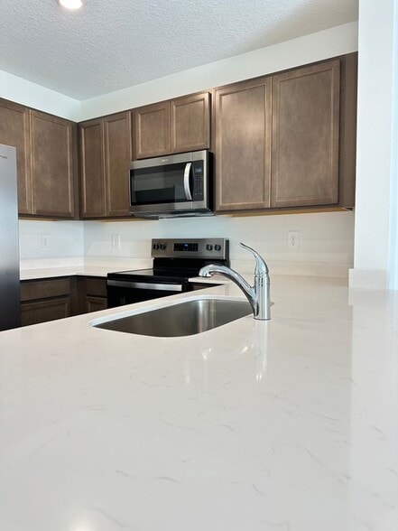 Building Photo - 31206 Midnight Sun Wy