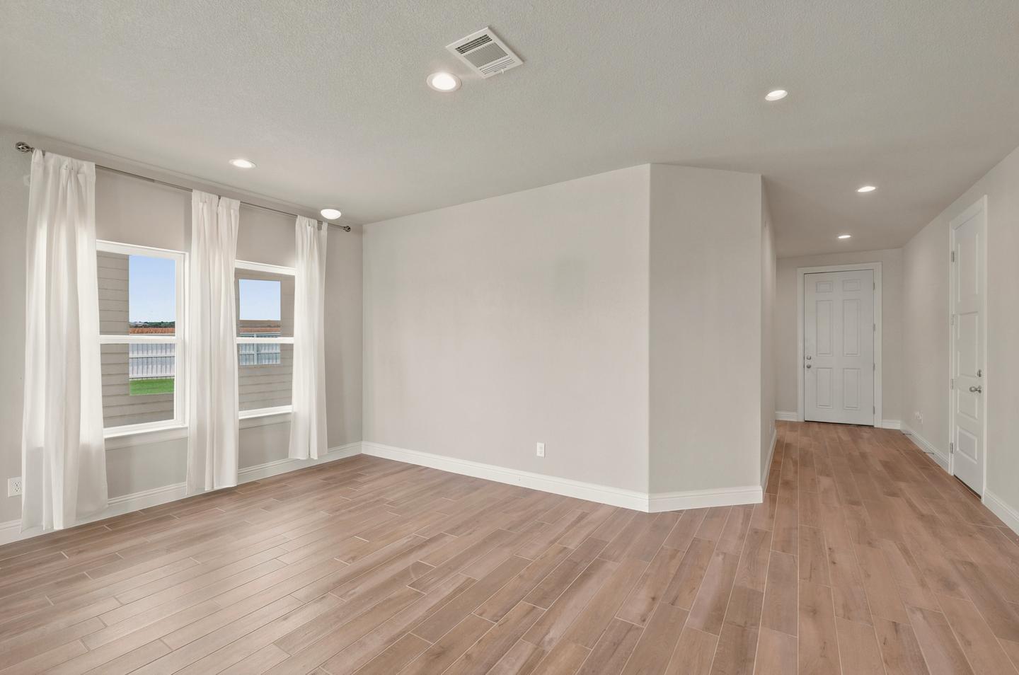 Building Photo - Comfortable Niederwald living with spacious common areas