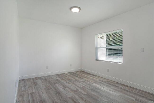 Building Photo - 2113 Jacobs Rd