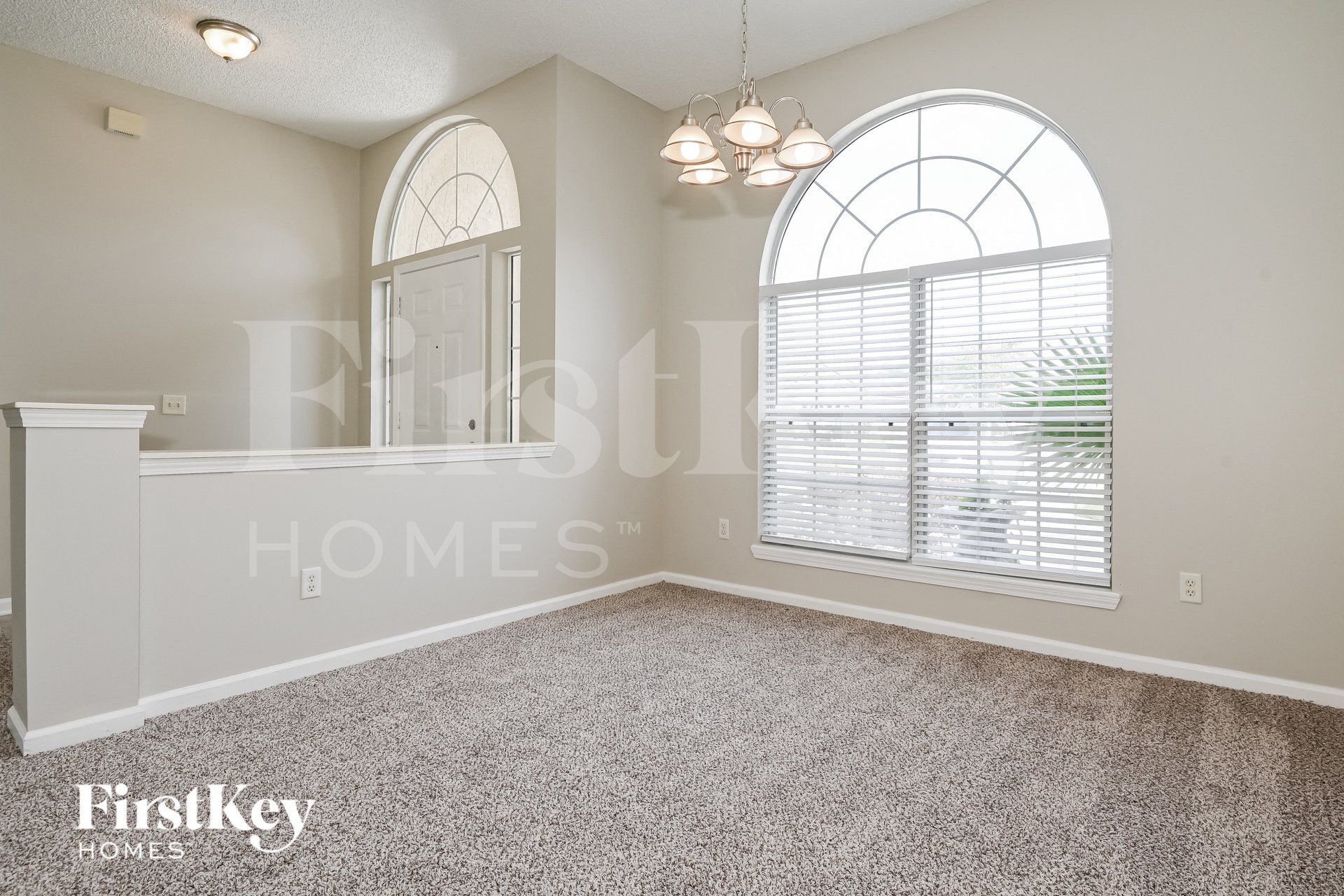 Building Photo - 2352 Longmont Dr