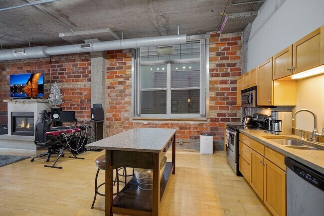 Building Photo - 521 S 7th St