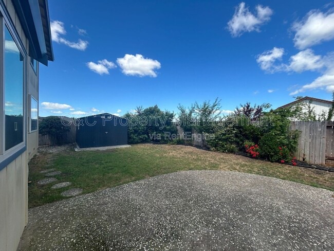 Building Photo - 284 Preakness Ln