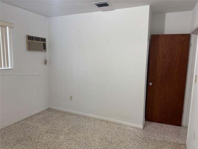 Building Photo - 8942 SW 16th St