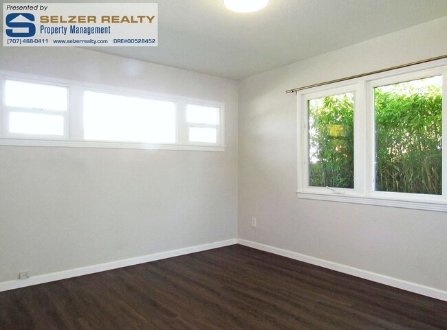 Building Photo - Nicely updated 2 bd. Westside charmer!