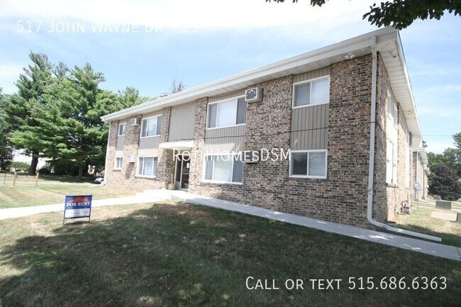 Primary Photo - 517 S John Wayne Dr