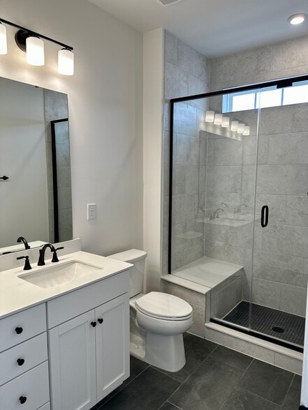 Primary Bath - 3232 Drift St