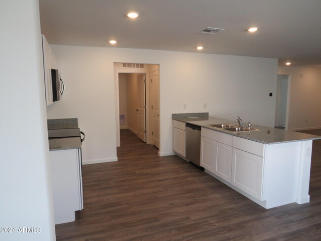 Building Photo - 1456 W Toltec Dr