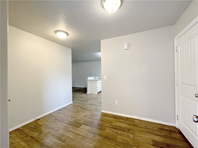 Building Photo - 2117 Buena Vida Ln