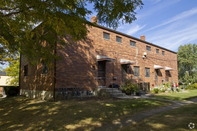 Building Photo - 2465-2479 Medary Ave