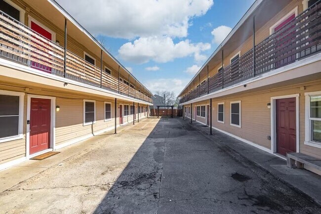 Building Photo - 5414 Reiger Ave
