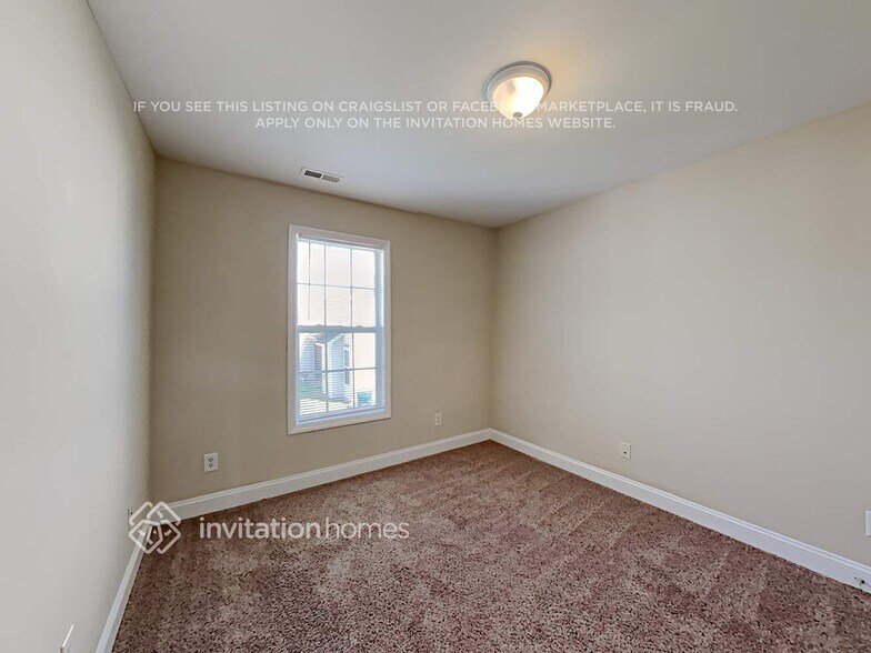 Building Photo - 1410 Nicklaus Dr