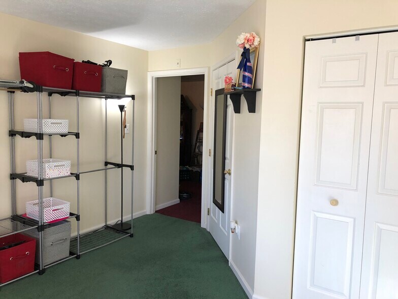 Building Photo - 6391 Rutherford Ct