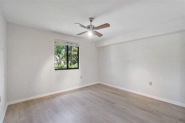Building Photo - 6181 Balboa Cir
