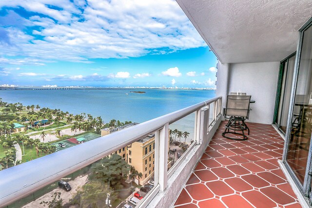 Building Photo - 1717 N Bayshore Dr