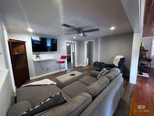 Building Photo - 5595 Virginia St