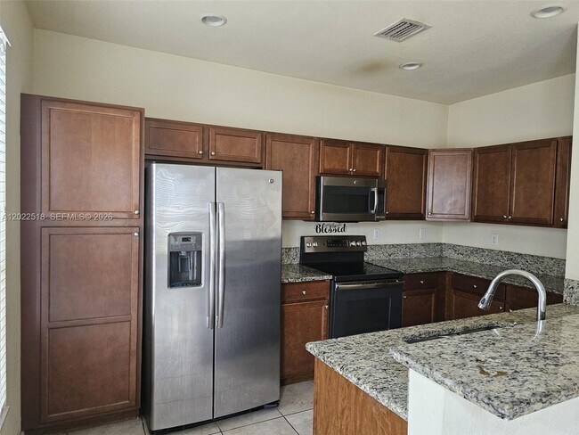 Building Photo - 9530 SW 171st Ct