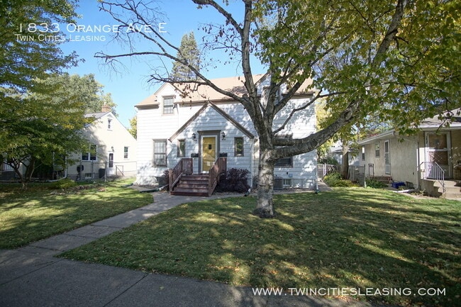 Building Photo - Freshly updated 2 bedroom 1 bath