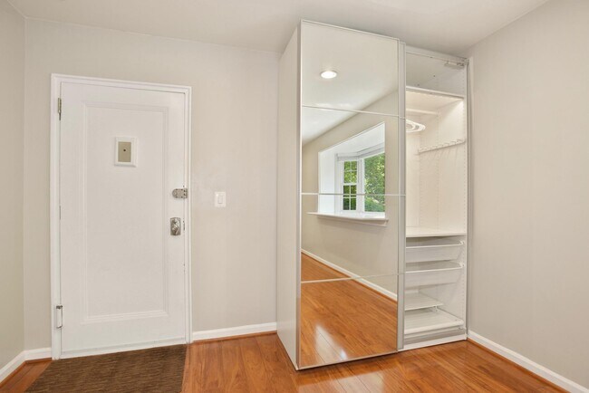 Building Photo - 2919 Willston Pl