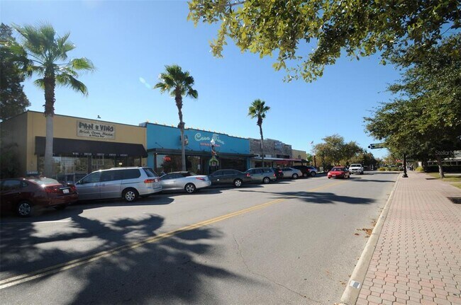 Building Photo - 253 Park Cir S