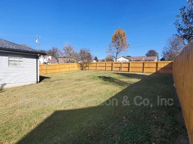 Building Photo - 243 Ash Grove Dr