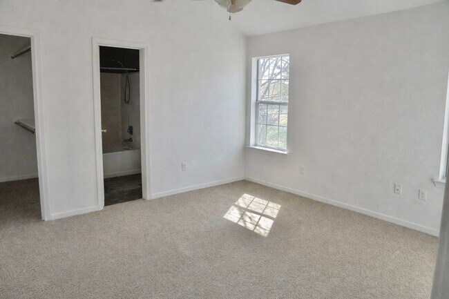 Building Photo - AVAILABLE SOON!