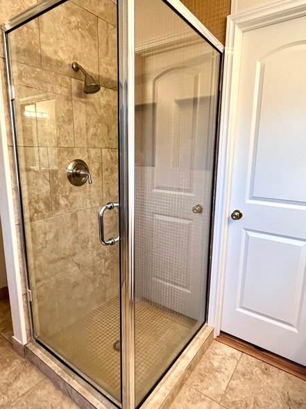 Stand alone glass shower - 2503 Plumgrove Cir