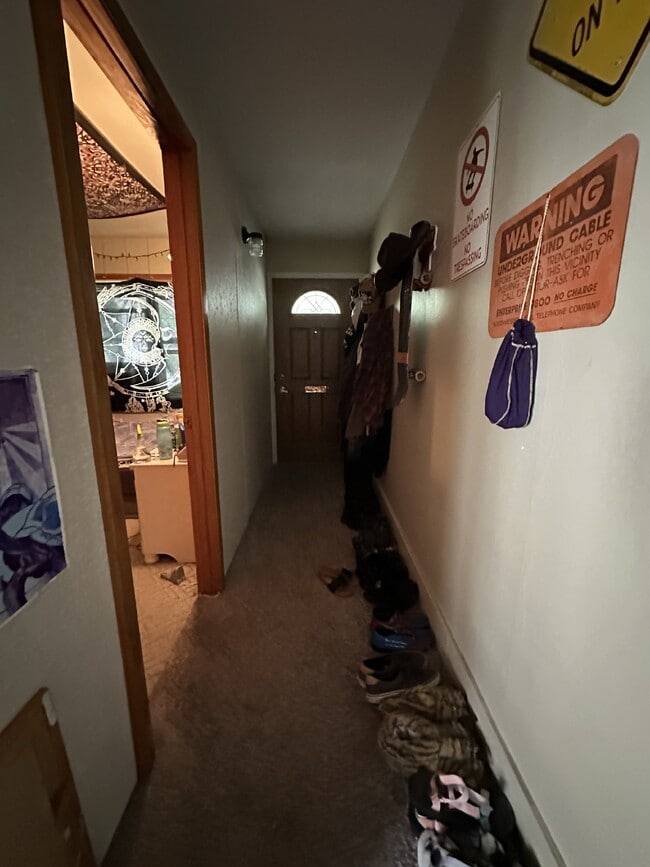 Building Photo - 3 Bed 1 Bath near UWEC! Available June 1st!