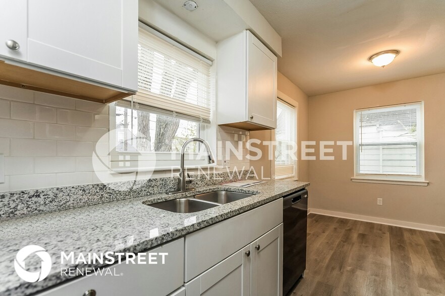 Building Photo - 3510 Norwood St