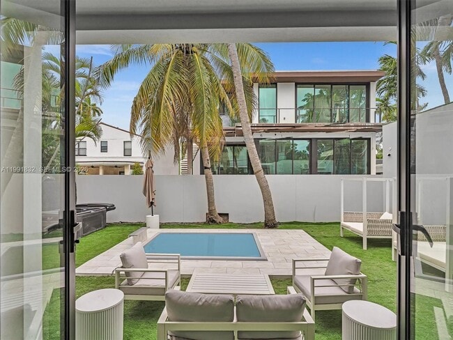 Building Photo - 3010 Alton Rd