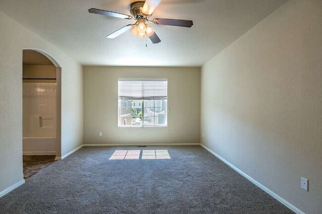 Building Photo - $1900 in Savings – Rent-Free December  // ...