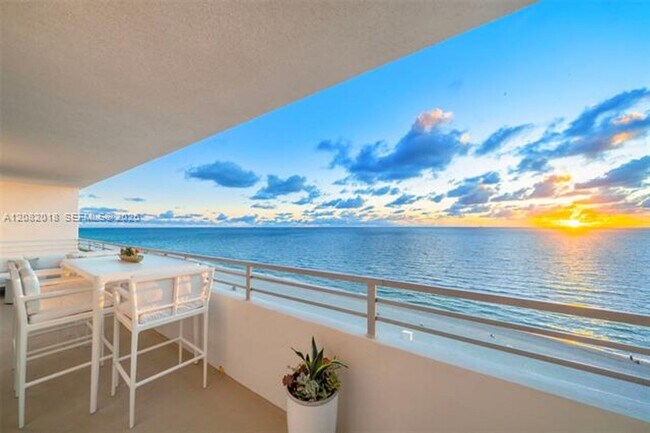 Building Photo - 5555 Collins Ave