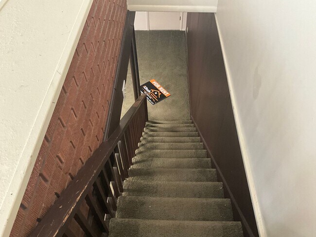 Building Photo - 484 38th St