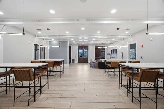 Building Photo - 5816 Brunner Ct