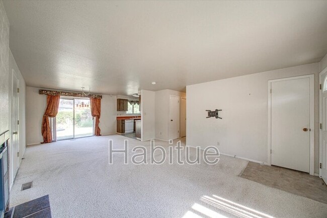 Building Photo - 2924 S Holden Ave
